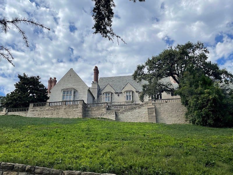  -  - USA - Booked ai