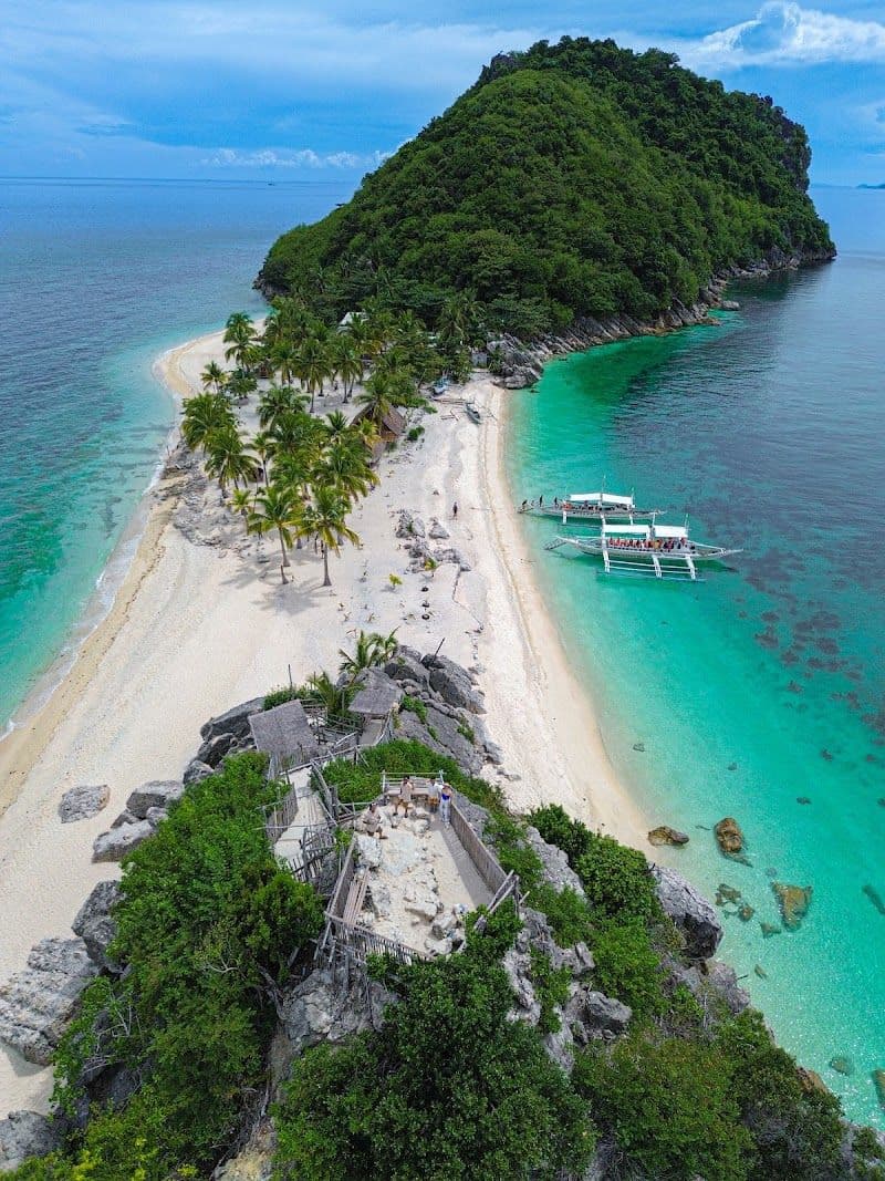 Take a day trip to the Gigantes Islands