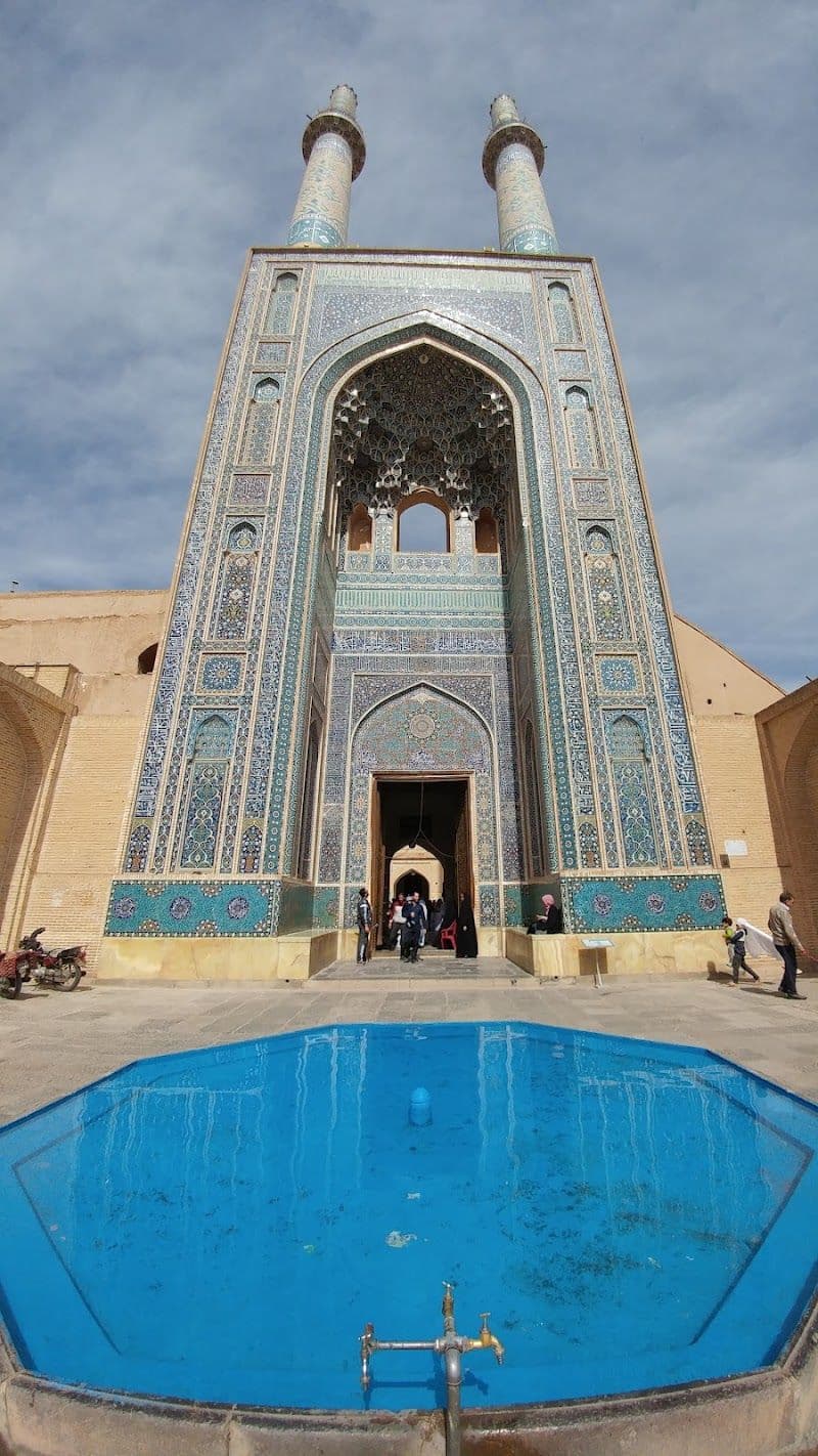 Visit the Jameh Mosque of Yazd