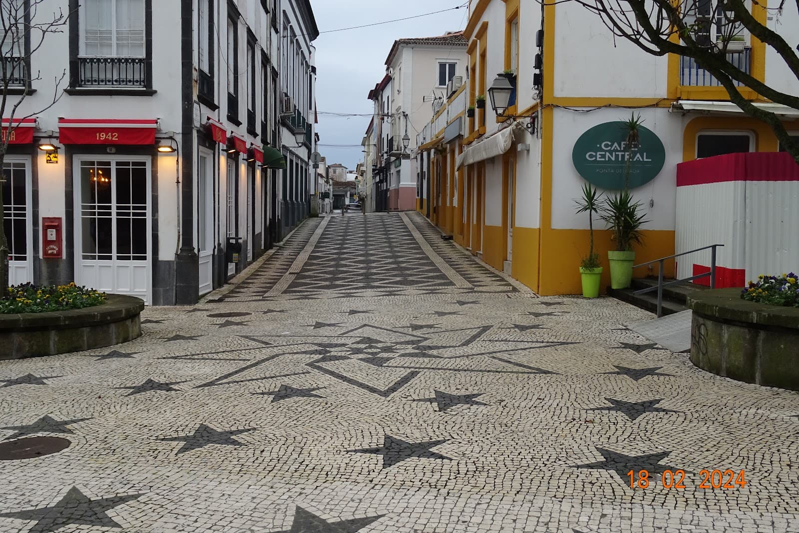 Ponta Delgada NDB (MGL) - Ponta Delgada - Portugal