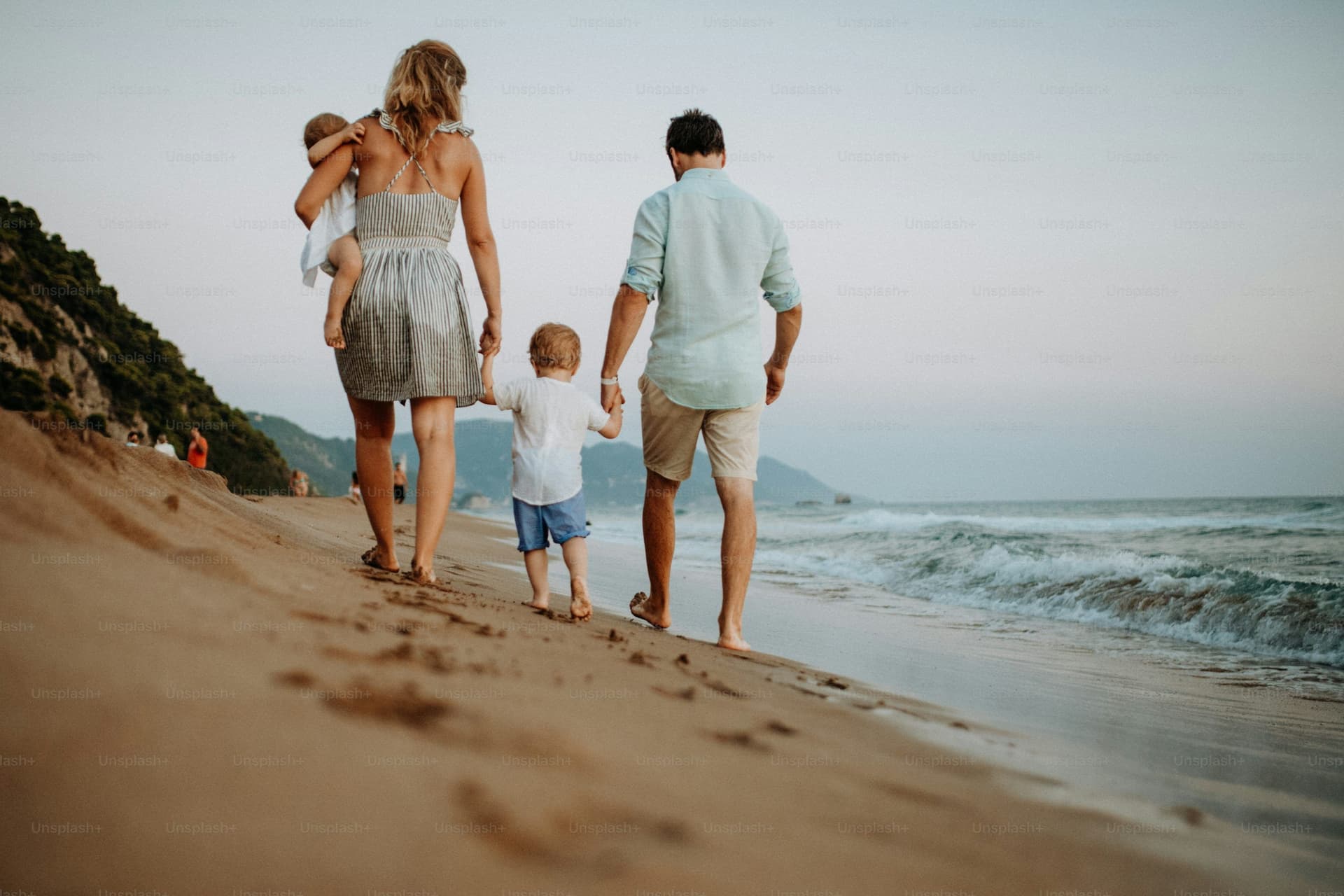 AI Travel Guide to Budget-Friendly Family Vacations
