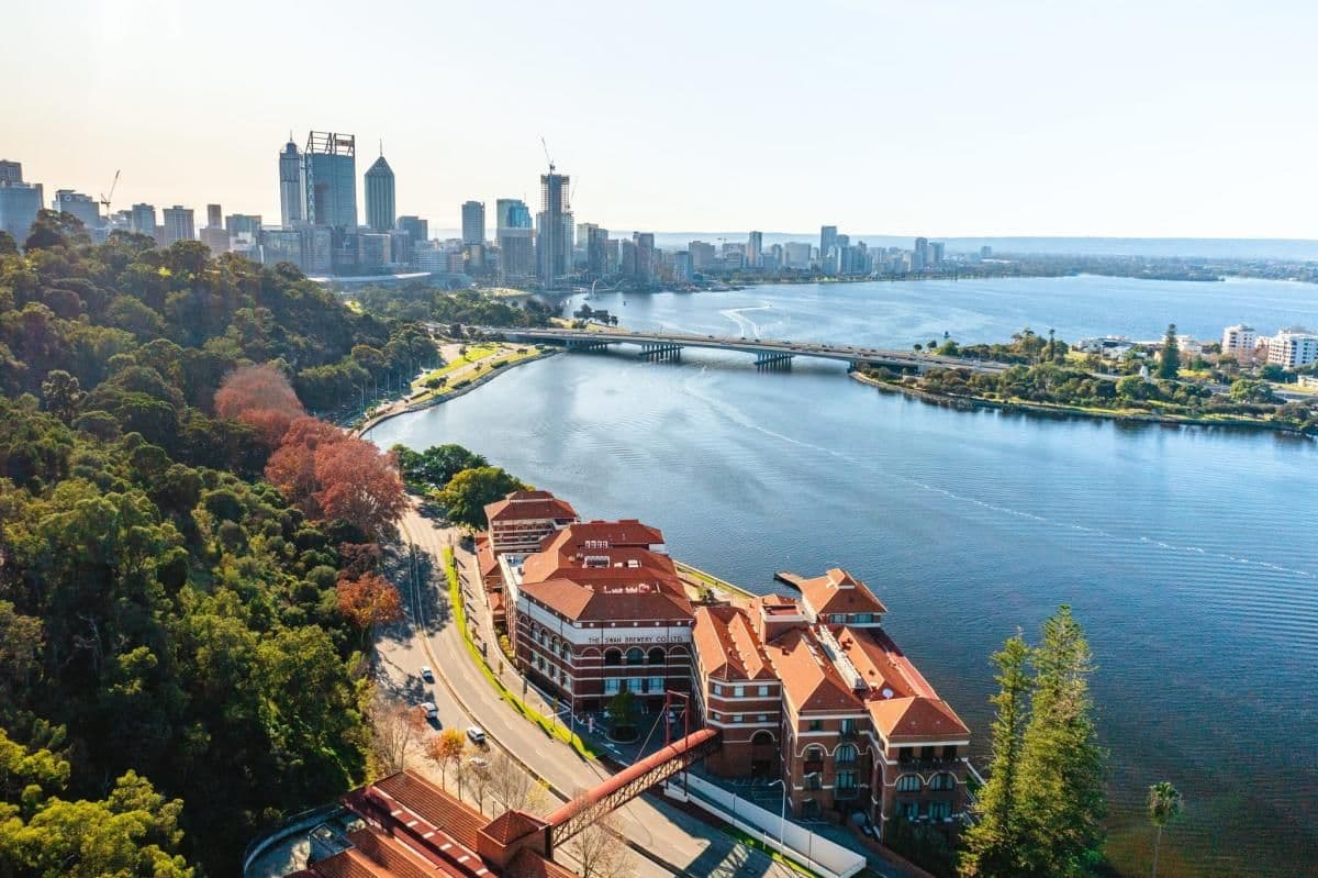 Get to Perth and Darwin Using AI Flights