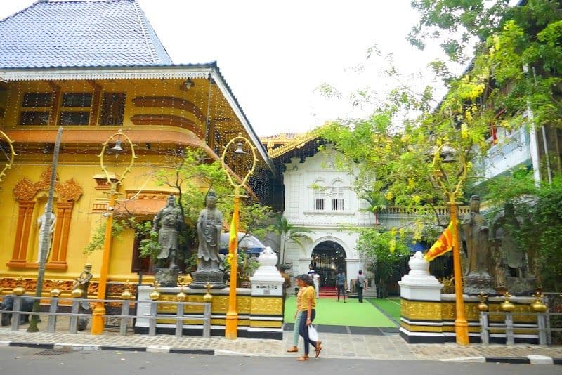 Gangaramaya Temple - Colombo - Sri Lanka