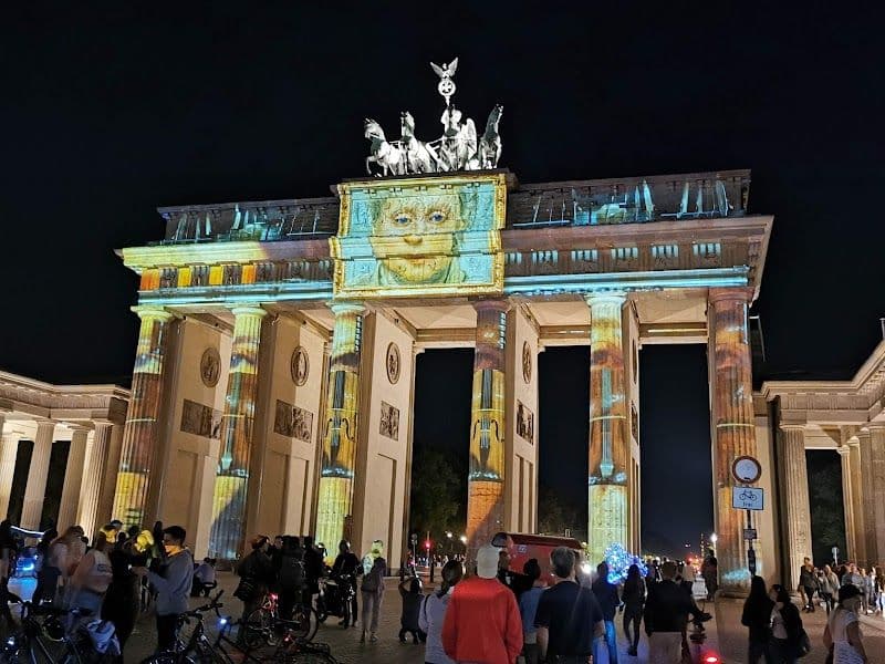 Visit the Brandenburg Gate - Berlin - Germany