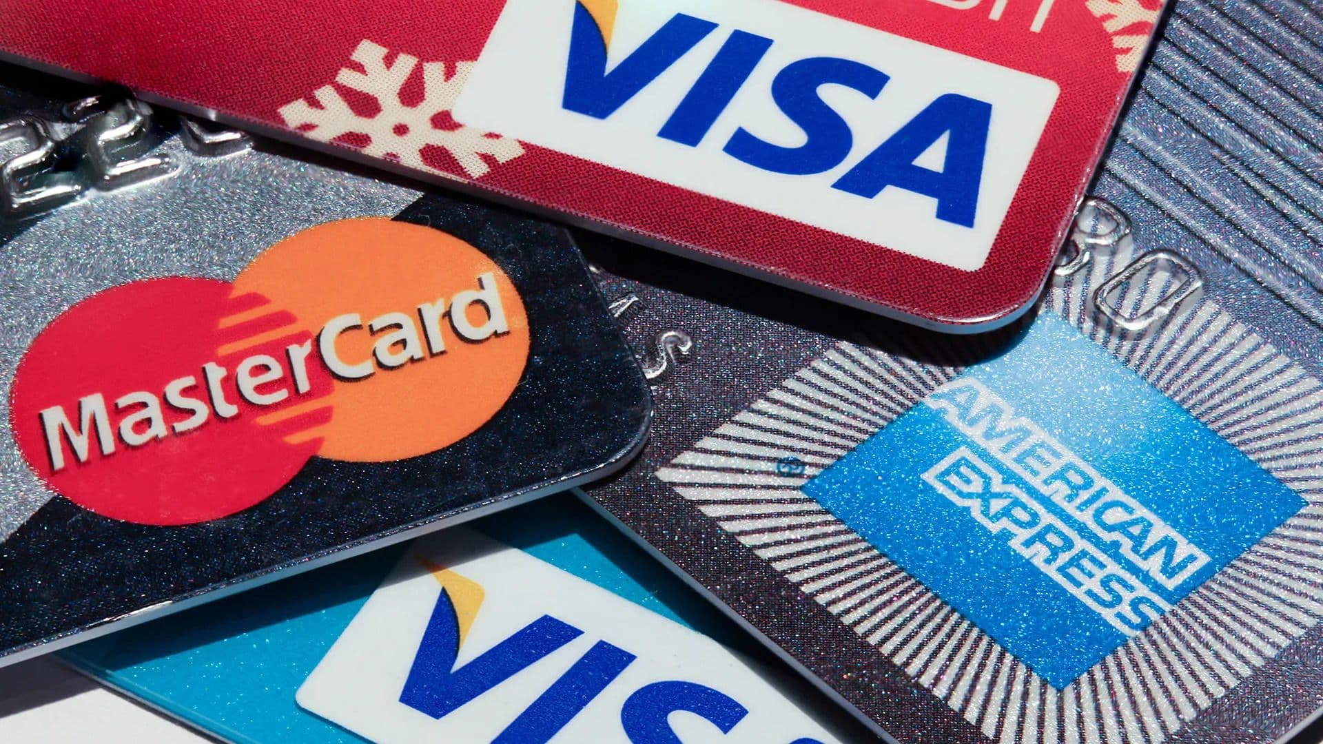 Best UK Credit Cards for Travel Rewards in 2025