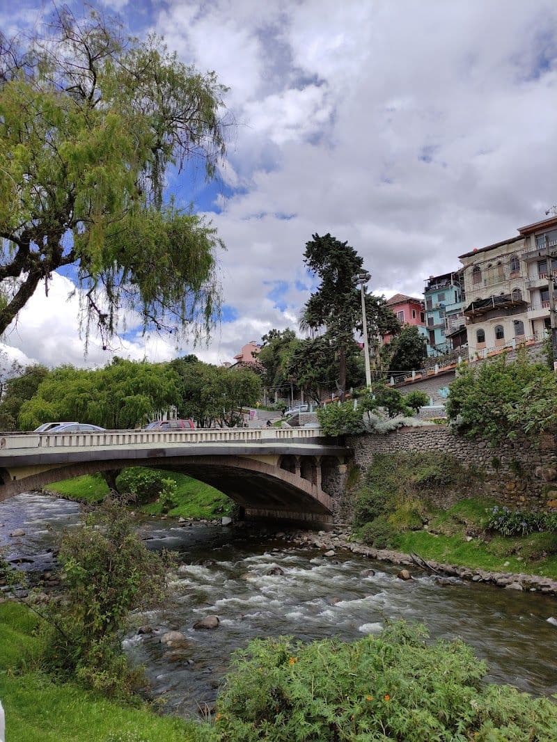 Stroll along the Tomebamba River Walk - Cuenca - Ecuador