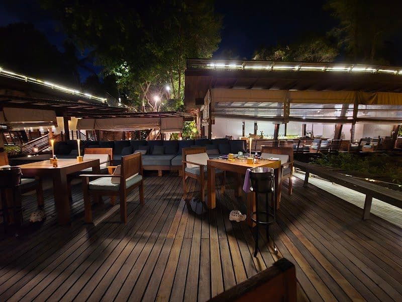 Dining on the Rocks - Koh Samui - Thailand