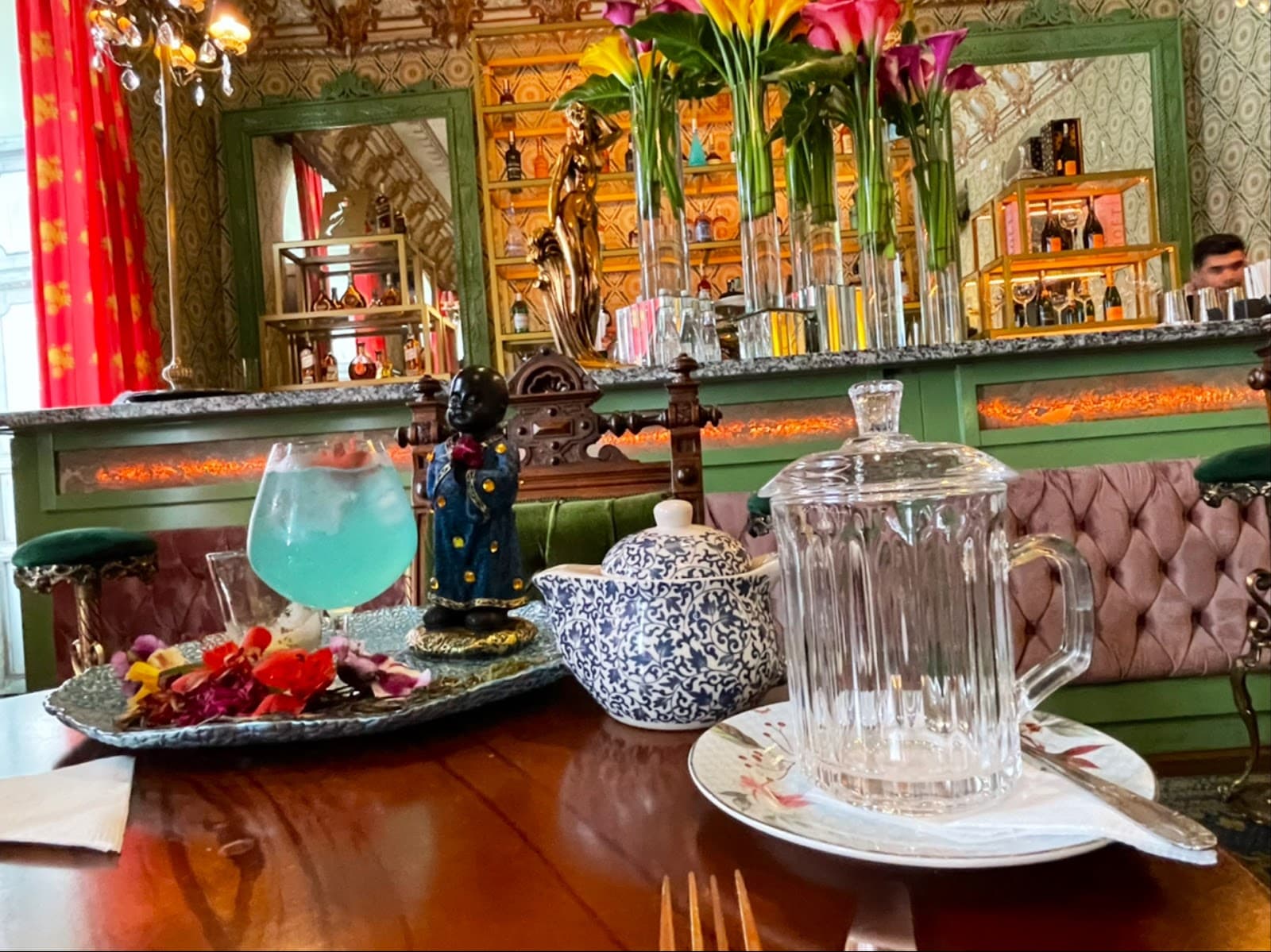 MADAME Liquor Bar & Cocktails - Cuenca - Ecuador