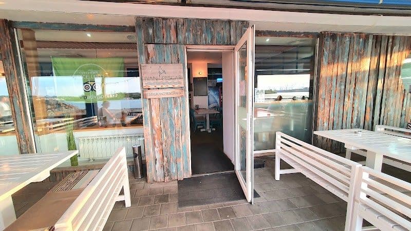 Ivan Pescar - Tulcea - Romania - Booked ai