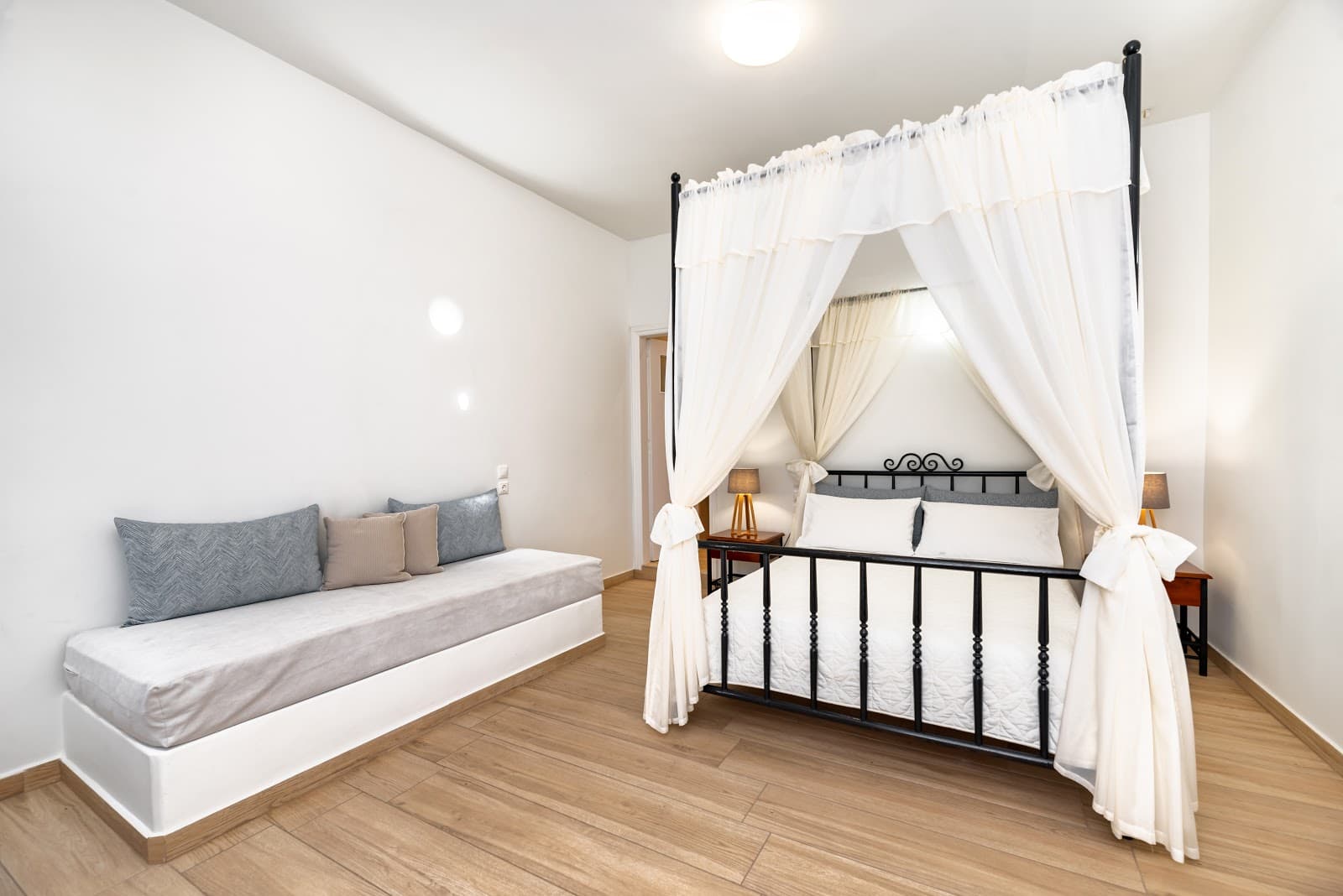 Hotel Thira - Santorini - Greece