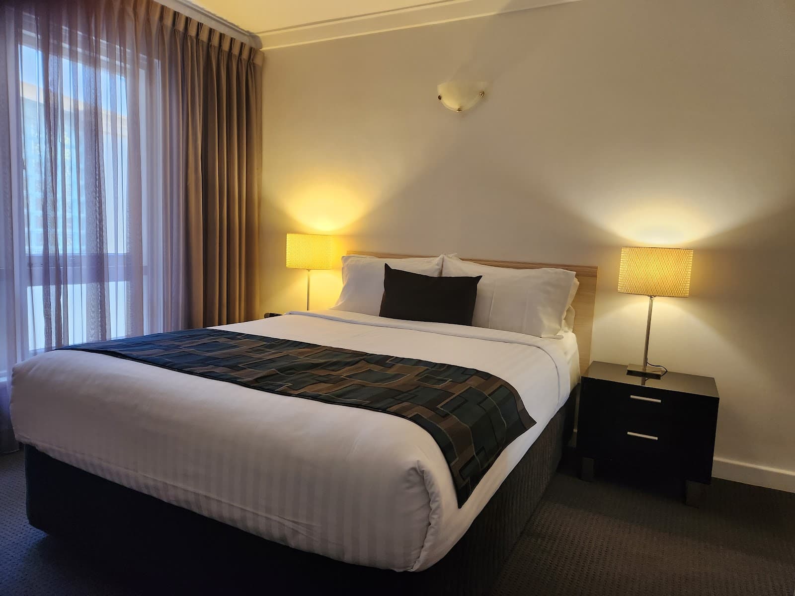 The Peninsula Riverside Serviced Apartments - Perth - Australia