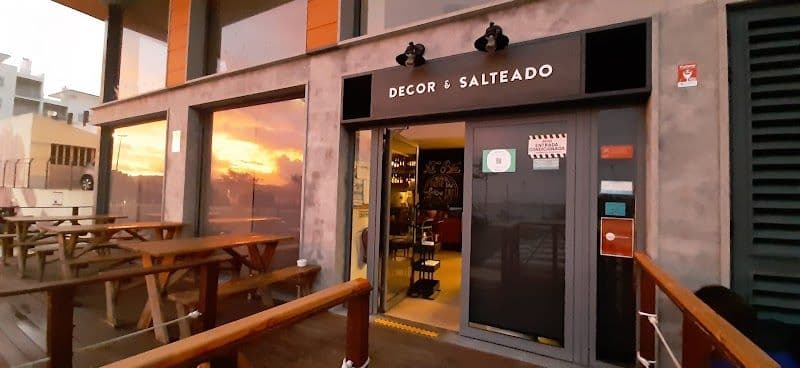 Decor and Salteado Restaurant - Setubal - Portugal - Booked ai